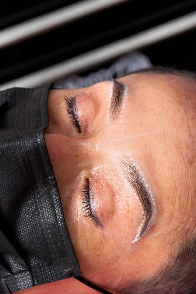 DHI для коррекции бровей