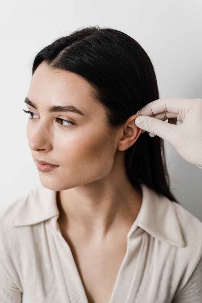 Коррекция оттопыренных ушей отопластика в клинике Cayra Clinic Турция