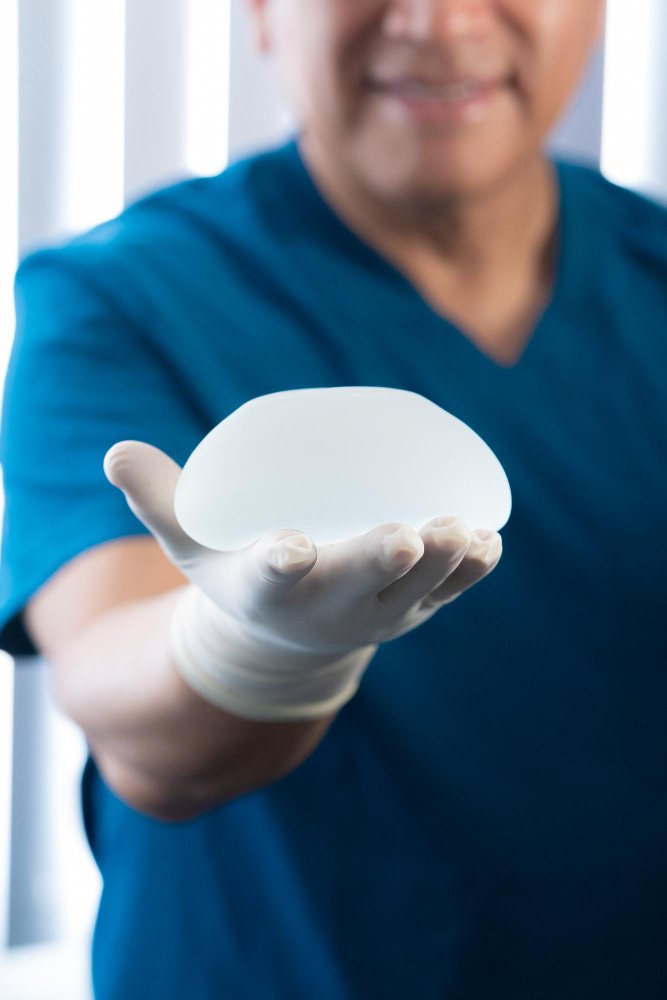 Увеличение груди имплантами в клинике Cayra Clinic Анталья Турция